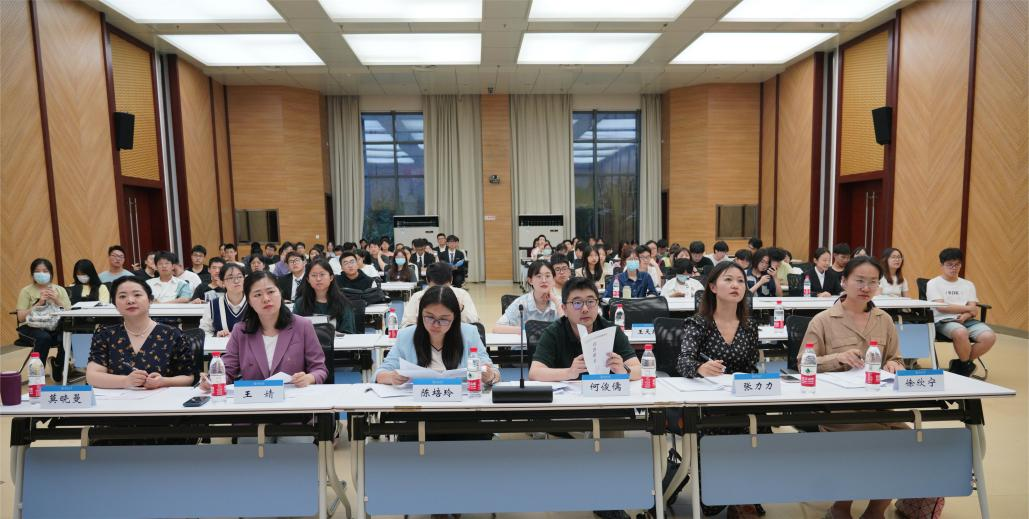 国产精品
举办第三届“水韵英才”红色研学活动暨信仰公开课