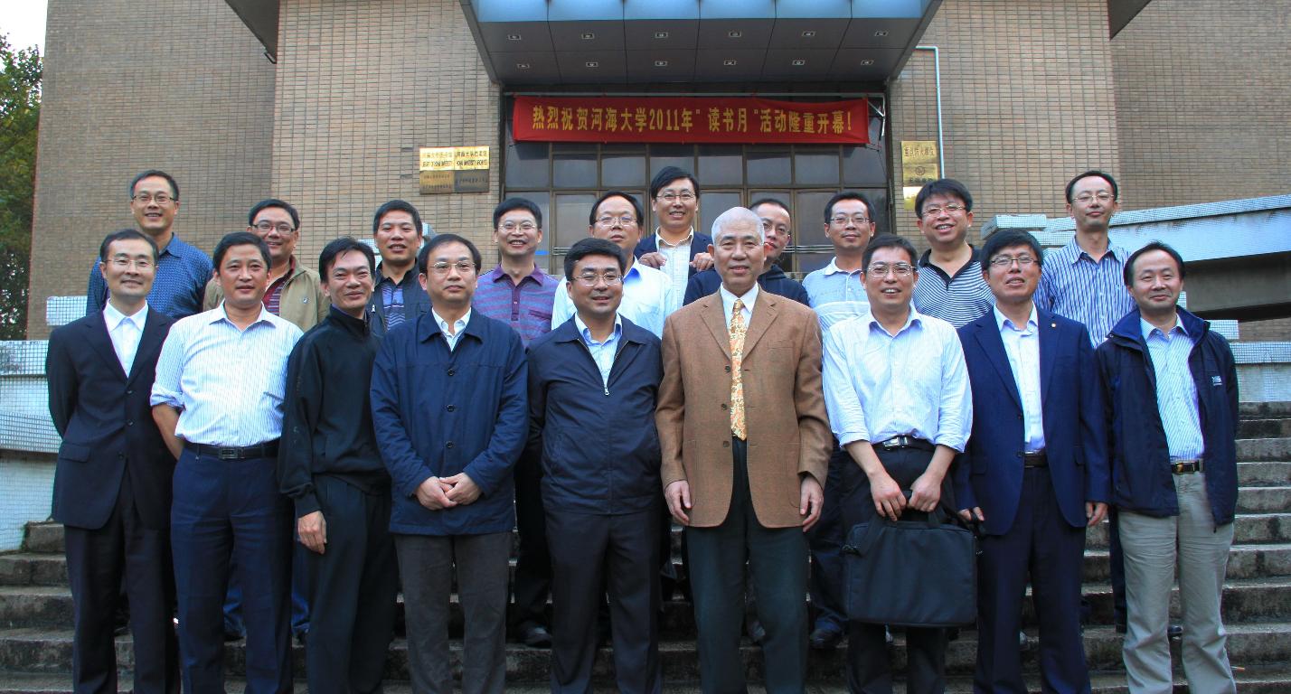2011年陆地国产精品
87级一班返校合影