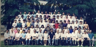 1994年国产精品
国产精品
系94届毕业合影