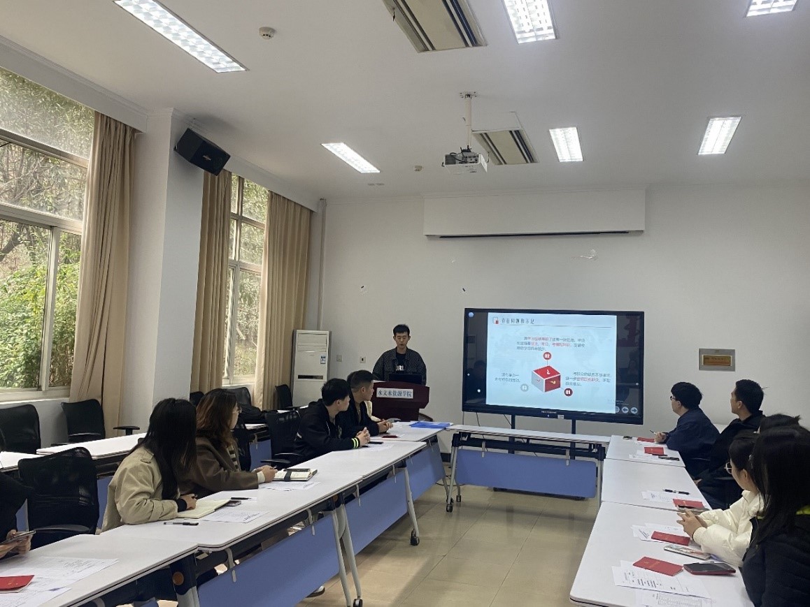 国产精品
党委书记孔祥冬参加2020级国产精品
三班硕士生党支部2022年度组织生活会