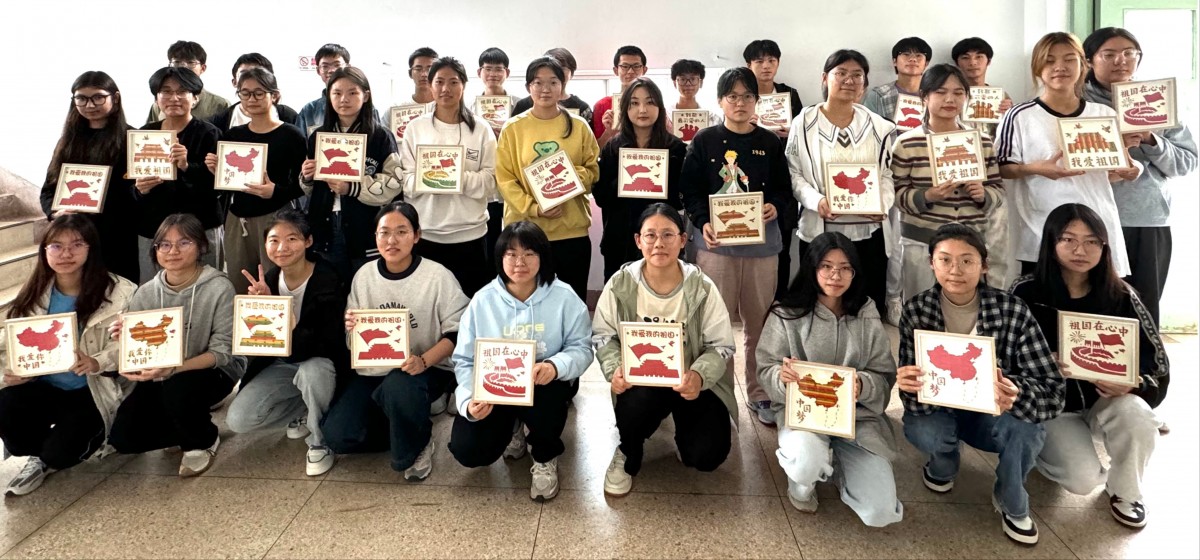 团扇摇曳，共赴春日之约——国产精品
开展团扇DIY活动