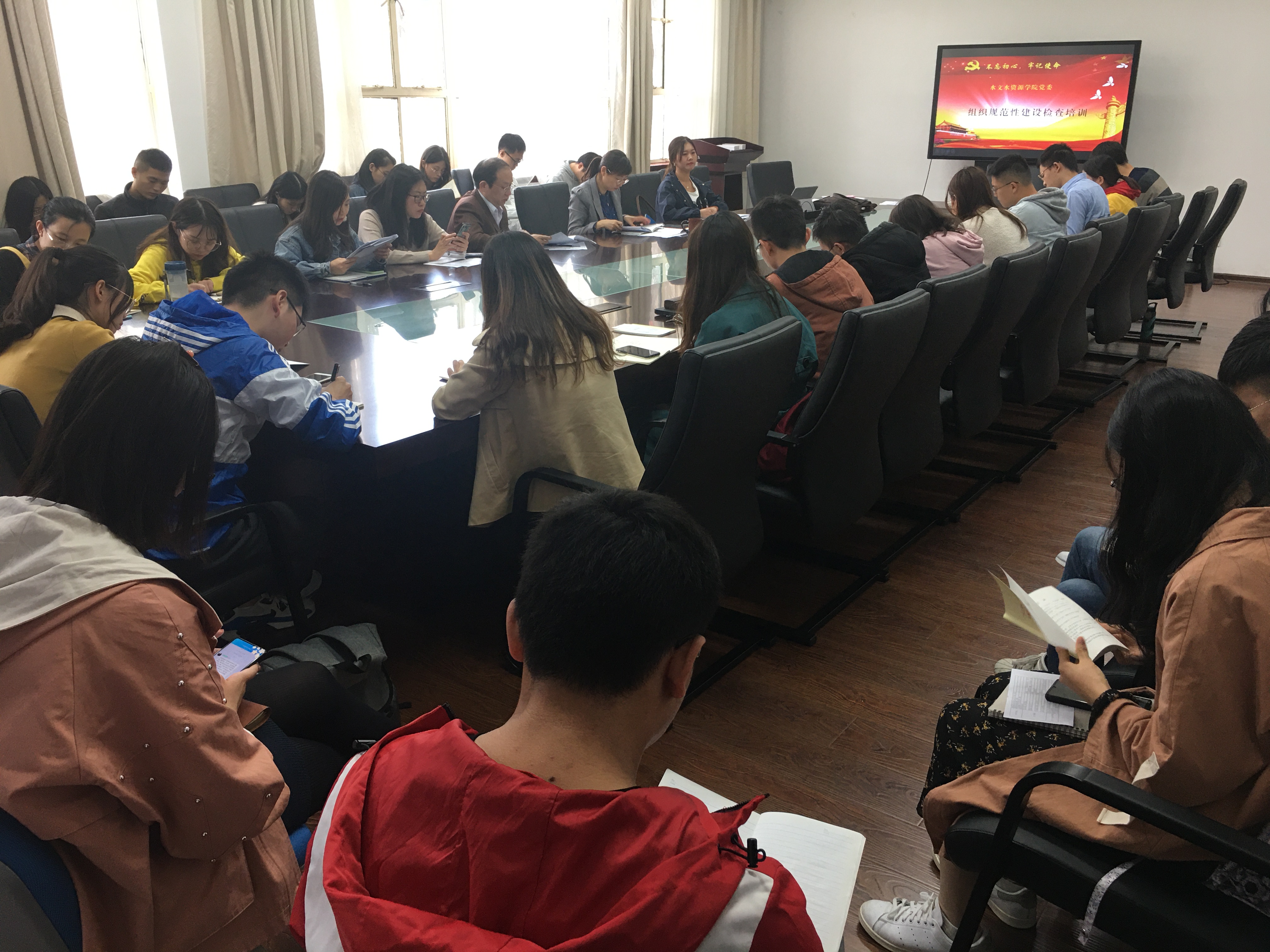 国产精品
学生党支部：抗“疫”前线的党员微光