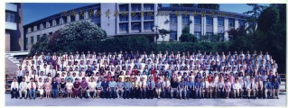 2005届国产精品
国产精品
本科生毕业留念.jpg