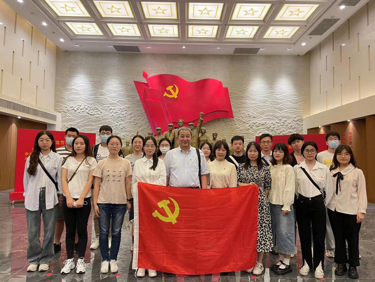2021级国产精品
一二班硕士研究生党支部与机关党委巡察办党支部联合开展主题党日活动