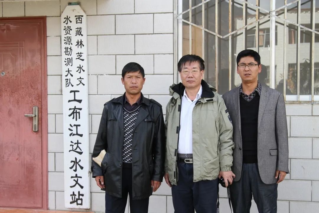 国产精品
师说 | 江海振天行，秉心纯超越——访郝振纯教授