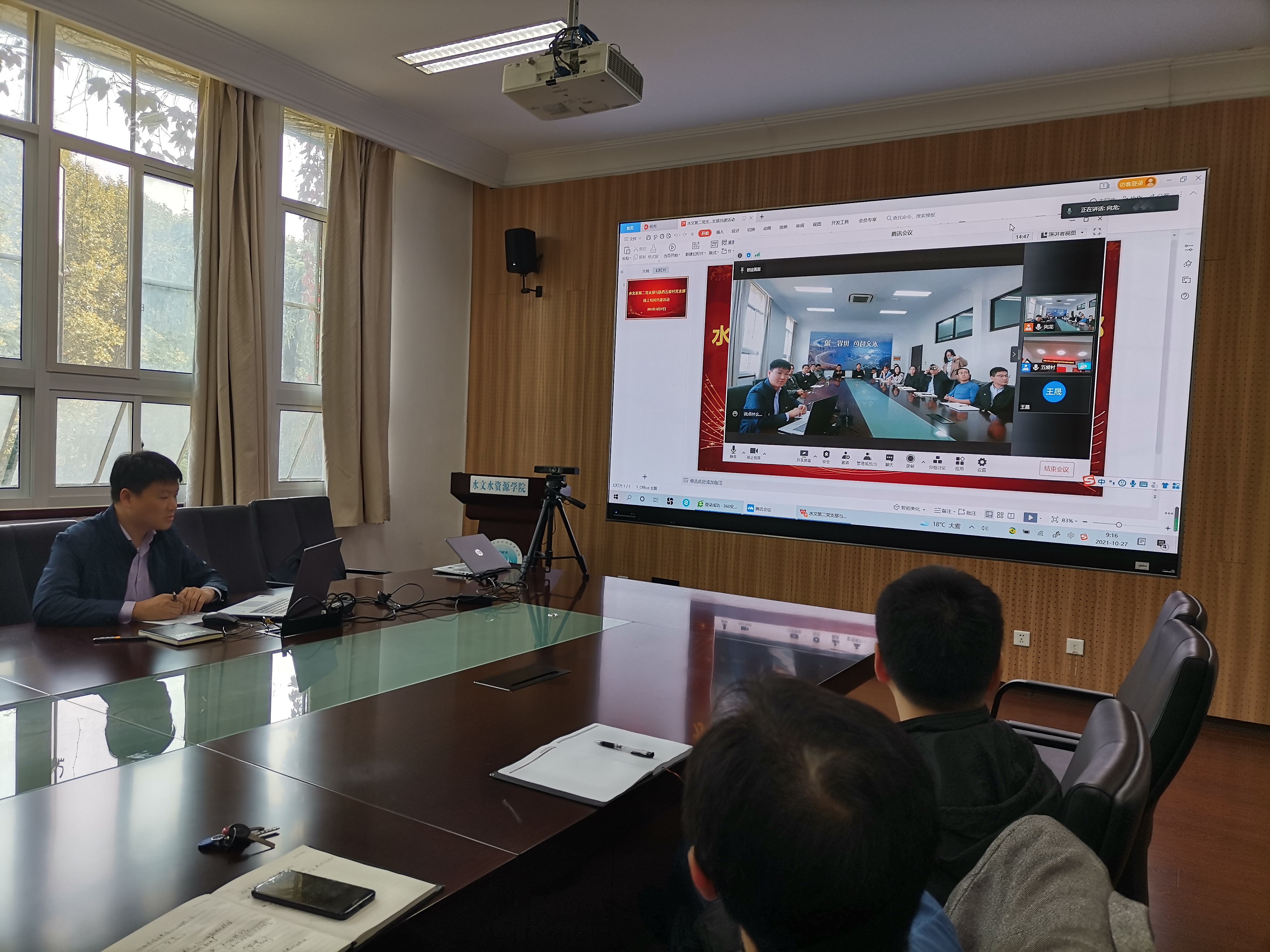 国产精品
举办“赓续精神谱系 汲取奋进力量”党史学习交流会